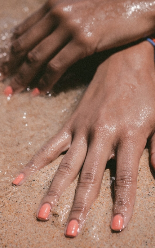 Jak prawidłowo dbać o nawilżenie skóry dłoni?